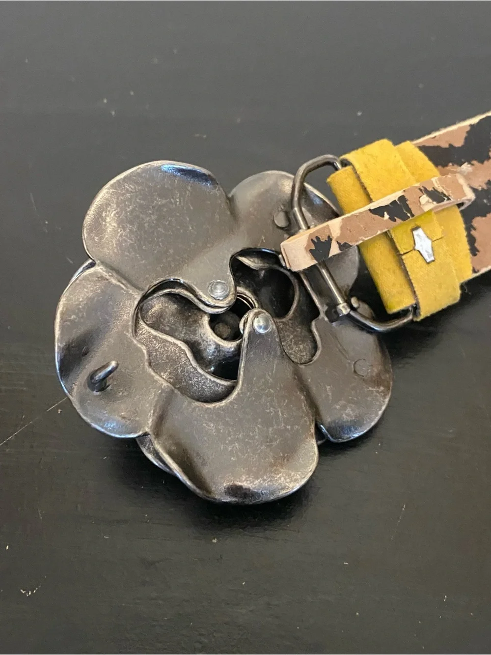 Betsey Johnson Pewter Camellia Flower Belt Buckle Yellow Womens XL BBP1151 - Picture 7 of 7